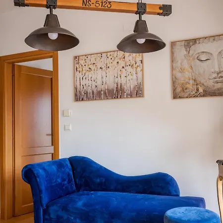 Zen Serenity Retreat With Great Outdoors, Pool & Parking *