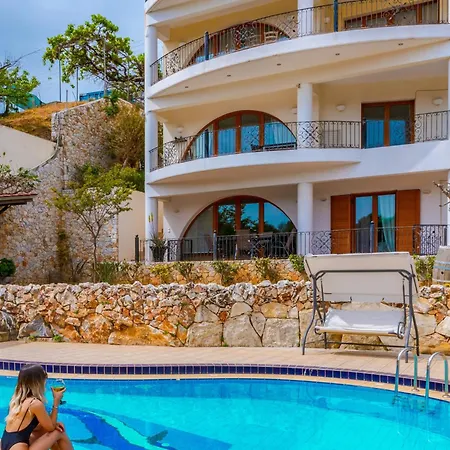 Zen Serenity Retreat With Great Outdoors, Pool & Parking *