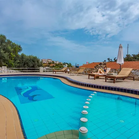 Zen Serenity Retreat With Great Outdoors, Pool & Parking Aptera